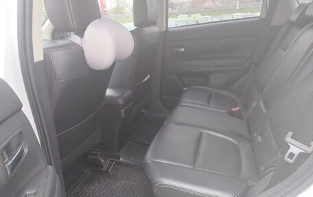 Mitsubishi Outlander III рестайлинг 3, 2012 год, 1 280 000 рублей, 6 фотография