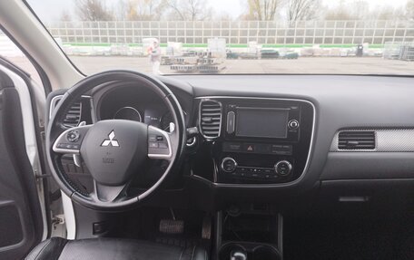 Mitsubishi Outlander III рестайлинг 3, 2012 год, 1 280 000 рублей, 7 фотография