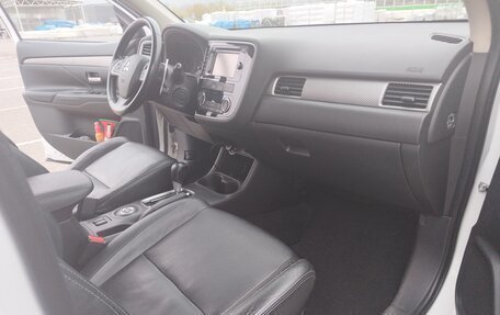 Mitsubishi Outlander III рестайлинг 3, 2012 год, 1 280 000 рублей, 8 фотография