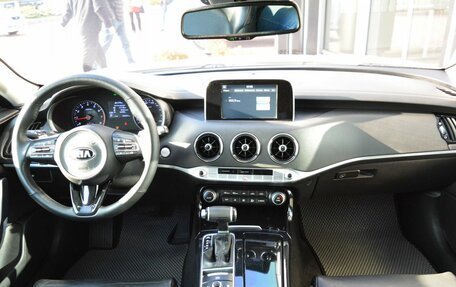 KIA Stinger I, 2018 год, 1 900 000 рублей, 17 фотография