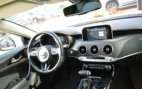 KIA Stinger I, 2018 год, 1 900 000 рублей, 18 фотография