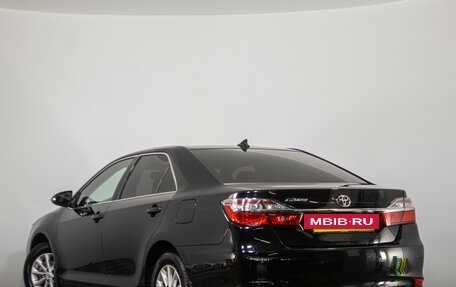 Toyota Camry, 2018 год, 2 129 000 рублей, 3 фотография