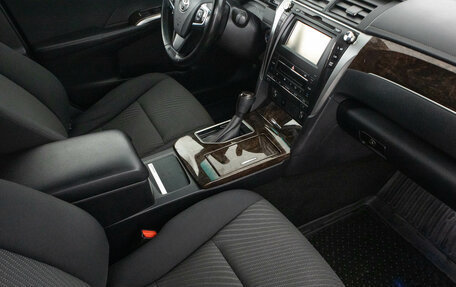 Toyota Camry, 2018 год, 2 129 000 рублей, 10 фотография