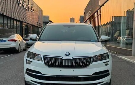 Skoda Karoq I, 2022 год, 2 280 000 рублей, 2 фотография