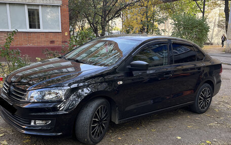 Volkswagen Polo VI (EU Market), 2017 год, 1 200 000 рублей, 2 фотография