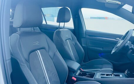 Volkswagen Golf VIII, 2023 год, 2 175 000 рублей, 38 фотография