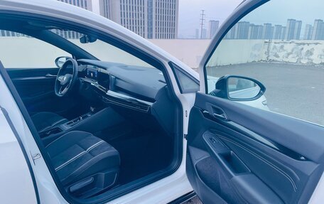 Volkswagen Golf VIII, 2023 год, 2 175 000 рублей, 37 фотография