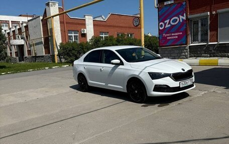 Skoda Rapid II, 2021 год, 1 950 000 рублей, 2 фотография