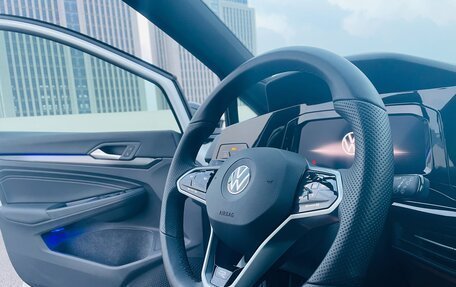 Volkswagen Golf VIII, 2023 год, 2 175 000 рублей, 39 фотография