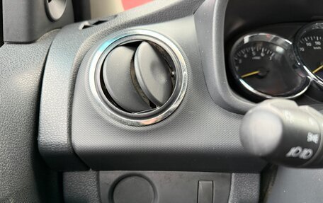 Renault Logan II, 2017 год, 650 000 рублей, 10 фотография