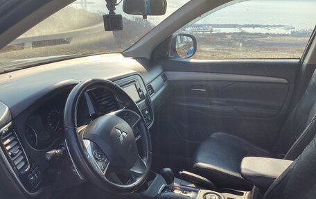 Mitsubishi Outlander III рестайлинг 3, 2012 год, 1 250 000 рублей, 10 фотография