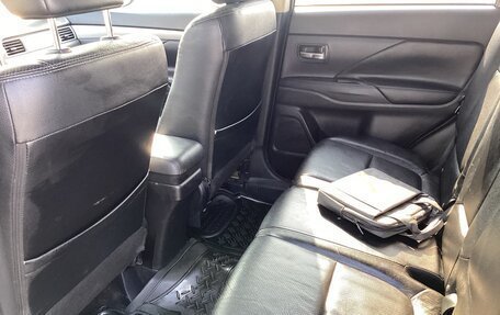 Mitsubishi Outlander III рестайлинг 3, 2012 год, 1 250 000 рублей, 12 фотография