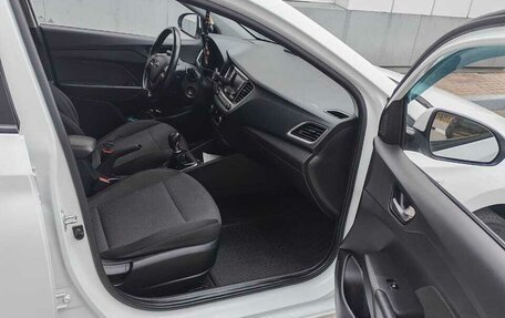 Hyundai Solaris II рестайлинг, 2018 год, 1 450 000 рублей, 11 фотография