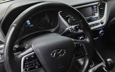 Hyundai Solaris II рестайлинг, 2018 год, 1 450 000 рублей, 14 фотография