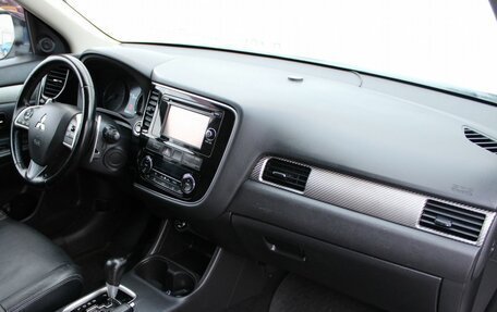 Mitsubishi Outlander III рестайлинг 3, 2013 год, 1 299 000 рублей, 9 фотография