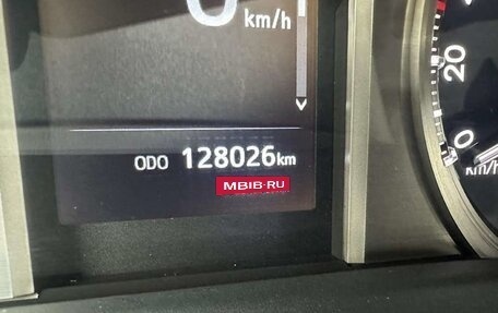 Toyota Land Cruiser Prado 150 рестайлинг 2, 2022 год, 4 670 000 рублей, 11 фотография