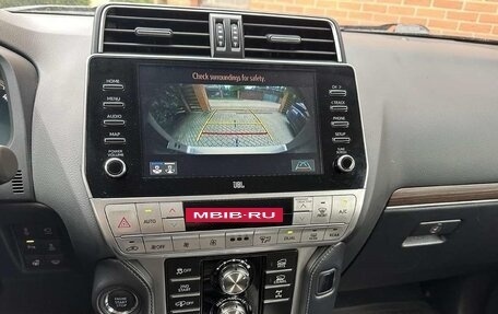 Toyota Land Cruiser Prado 150 рестайлинг 2, 2022 год, 4 670 000 рублей, 12 фотография