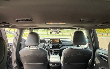 Toyota Highlander, 2023 год, 4 300 000 рублей, 10 фотография