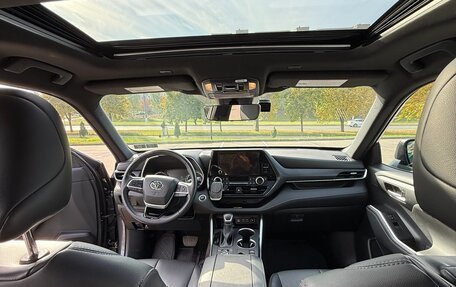 Toyota Highlander, 2023 год, 4 300 000 рублей, 9 фотография