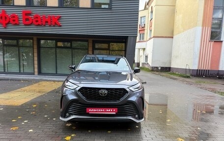 Toyota Highlander, 2023 год, 4 300 000 рублей, 4 фотография