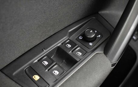 Volkswagen Tiguan II, 2021 год, 2 372 150 рублей, 23 фотография