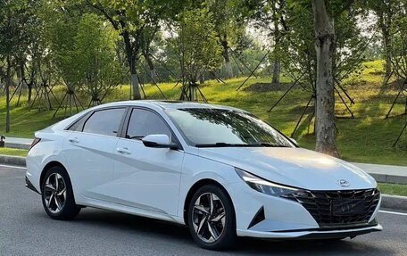 Hyundai Elantra, 2022 год, 1 580 000 рублей, 3 фотография