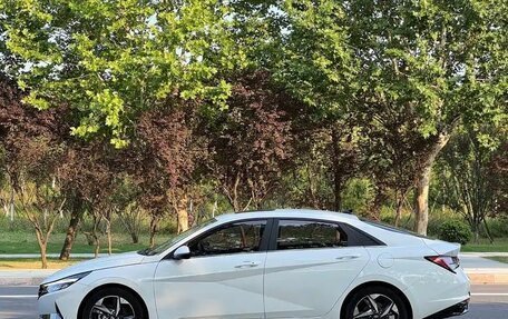 Hyundai Elantra, 2022 год, 1 580 000 рублей, 8 фотография