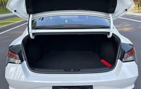 Hyundai Elantra, 2022 год, 1 580 000 рублей, 6 фотография