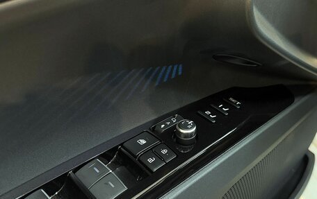 Toyota Camry, 2025 год, 4 599 000 рублей, 15 фотография