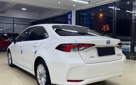 Toyota Corolla, 2022 год, 2 100 000 рублей, 4 фотография