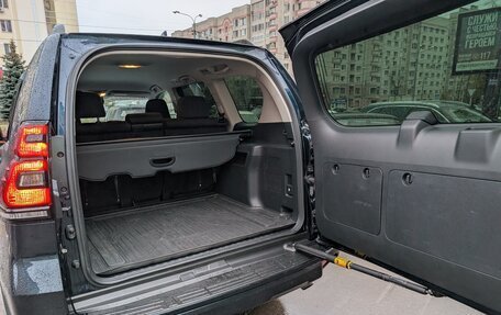 Toyota Land Cruiser Prado 150 рестайлинг 2, 2018 год, 4 180 000 рублей, 7 фотография