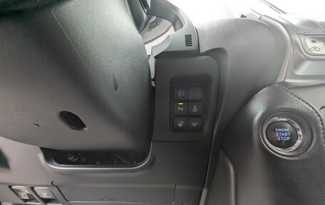 Toyota Land Cruiser Prado 150 рестайлинг 2, 2018 год, 4 180 000 рублей, 15 фотография