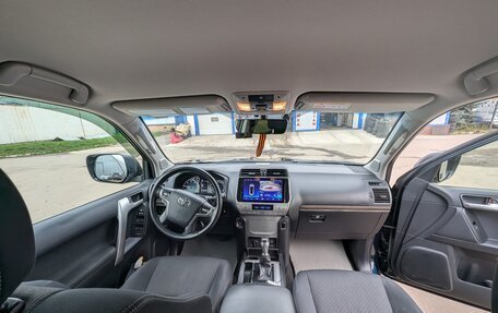 Toyota Land Cruiser Prado 150 рестайлинг 2, 2018 год, 4 180 000 рублей, 13 фотография