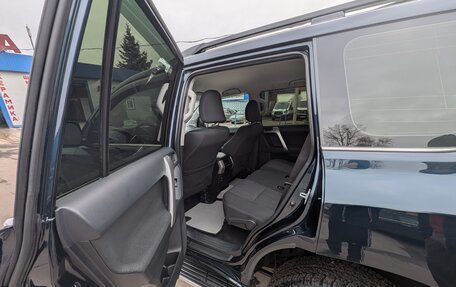 Toyota Land Cruiser Prado 150 рестайлинг 2, 2018 год, 4 180 000 рублей, 10 фотография