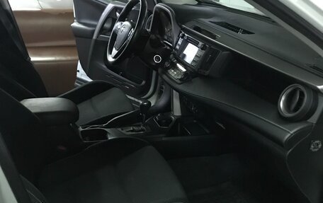 Toyota RAV4, 2015 год, 2 600 000 рублей, 6 фотография