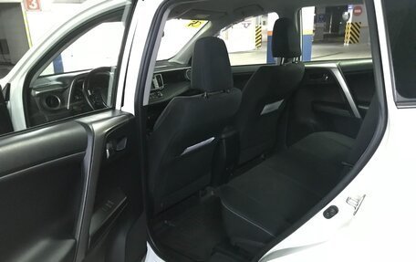 Toyota RAV4, 2015 год, 2 600 000 рублей, 3 фотография