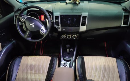 Mitsubishi Outlander III рестайлинг 3, 2008 год, 810 000 рублей, 11 фотография