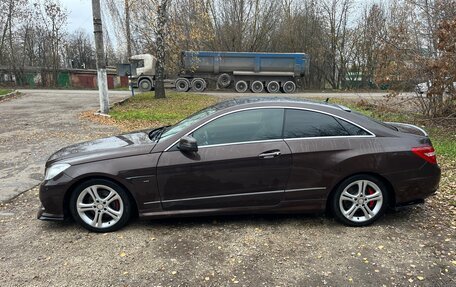 Mercedes-Benz E-Класс, 2012 год, 1 950 000 рублей, 3 фотография