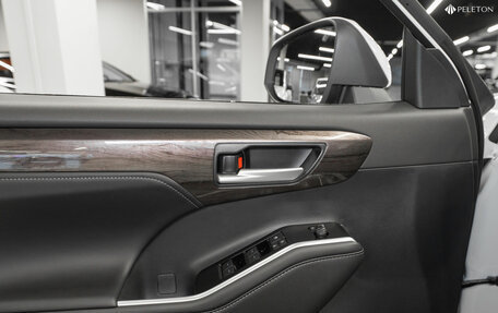 Toyota Highlander, 2025 год, 6 300 000 рублей, 24 фотография