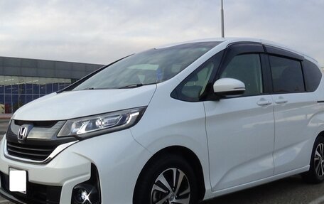 Honda Freed II, 2017 год, 1 720 000 рублей, 1 фотография