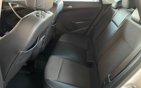 Opel Astra J, 2011 год, 710 000 рублей, 17 фотография