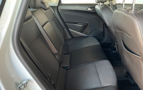 Opel Astra J, 2011 год, 710 000 рублей, 19 фотография