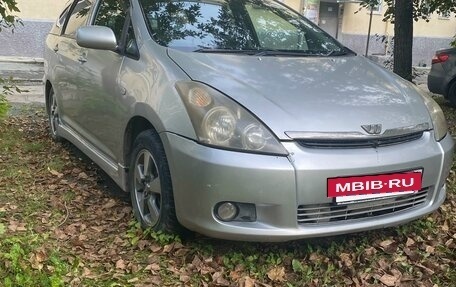 Toyota Wish II, 2003 год, 700 000 рублей, 11 фотография