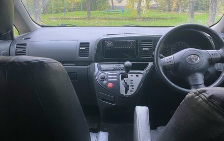 Toyota Wish II, 2003 год, 700 000 рублей, 18 фотография