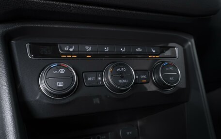 Volkswagen Tiguan II, 2018 год, 2 798 000 рублей, 16 фотография