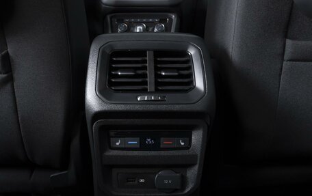 Volkswagen Tiguan II, 2018 год, 2 798 000 рублей, 25 фотография