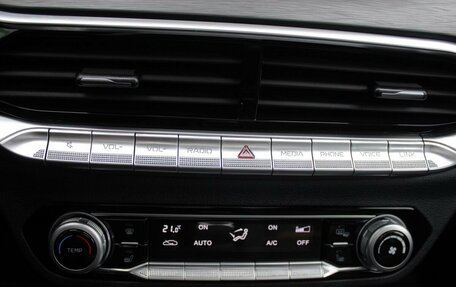 FAW Bestune T77, 2022 год, 1 885 000 рублей, 16 фотография