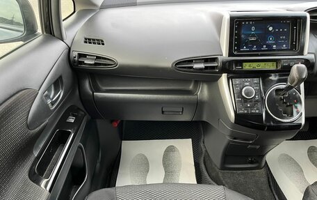 Toyota Wish II, 2011 год, 1 199 999 рублей, 17 фотография