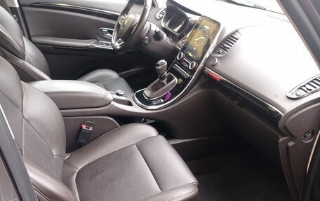 Renault Espace V рестайлинг, 2016 год, 1 400 000 рублей, 12 фотография