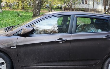 Hyundai Solaris II рестайлинг, 2015 год, 850 000 рублей, 5 фотография